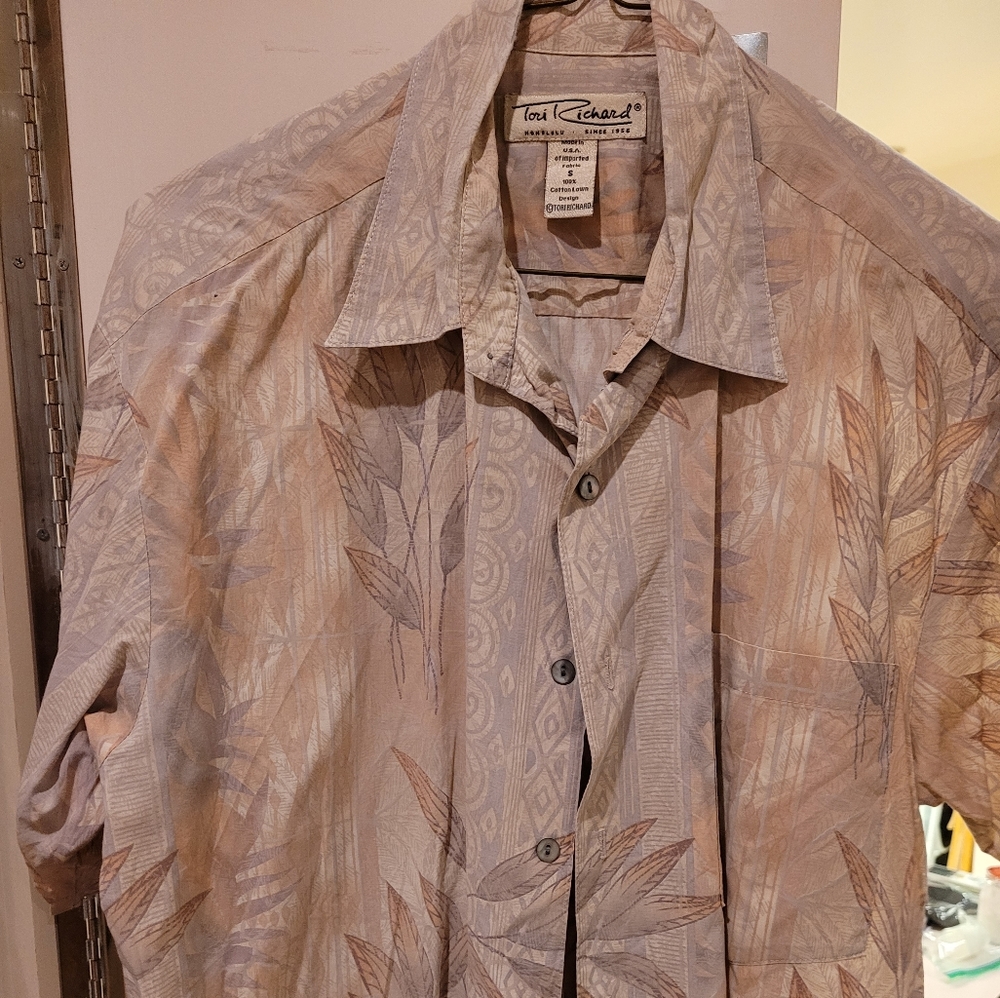Tori Richard aloha shirt- Sz small